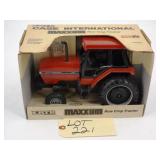 1/16 scale Ertl Case International 5120 Tractor