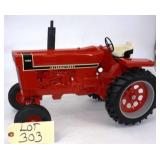 Scale Model 1/8 scale I.H.1466 Die Cast Tractor