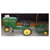 Ertl John Deere 520 Pedal Tractor with Trailer