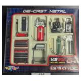 1:18 Scale Die-Cast Metal Car Garage Set