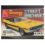 Factory Sealed AMT Ertl 70 Challenger R/T 1/25 Kit