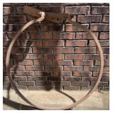 Round metal frame