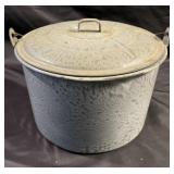 Enamel pot