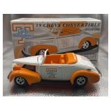 ï¿½39 Chevy Convertible Lady Vols diecast