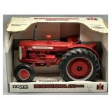 ERTL 1/16 International 650 Diesel Tractor #246