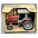 ERTL 1/16 Massey Ferguson 3070 Tractor #1127