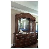 Bassett Dresser w Mirror (content not incl)