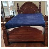 Queen Bed w/Headboard and Footboard