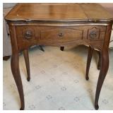 Singer Sewing Machine in Wood Cabinet