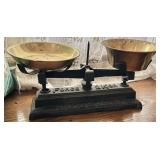 Antique Force 2 Kilo French Roberval Balance Scale