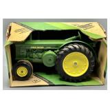 1985 ERTL John Deere 1/16 Scale Model R Tractor