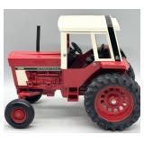 ERTL IH 1586 Tractor 1/16 Scale