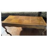 Coffee table & decor