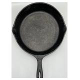 Vintage Unmarked Cast Iron Skillet w/Heat Ring