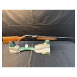 Remington model 1100 semi auto 12 gauge shotgun