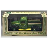 Hen & Rooster Collectible Die Cast w/Pocket Knife