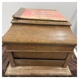 Columbia grafonola hand crank record player
