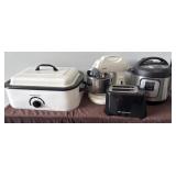Assorted kitchen appliances
