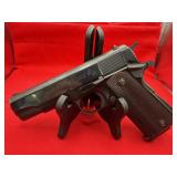 Colt commander 1911 .45