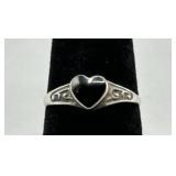 .925 Sterling Silver Thailand Ring w/Gemstone