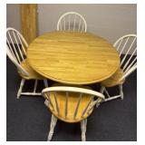 Kitchen table with leaf and 4 matching chairs