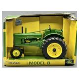 1:16 ERTL 1947 John Deere Model B