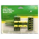 ERTL John Deere 12 Row Planter Model 7200 1/64