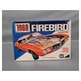 1/25 Scale Model Kit