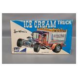 1/25 Scale Model Kit