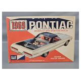 1/25 Scale Model Kit