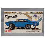 Jo-Han 1969 Plymouth Road Runner 1/25 Scale Model Kit