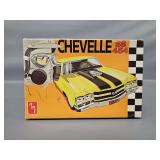 AMT 1970 Chevelle SS 454 1/25 Scale Model Kit
