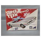 1/25 Scale Model Kit