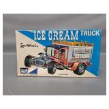 1/25 Scale Model Kit