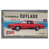 Jo-Han Oldsmobile Cutlass Johan Snap-Kit 1/25 Scale Model Kit