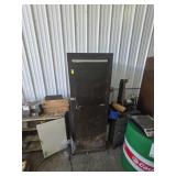 METAL LOCKING CABINET 18' X 73'