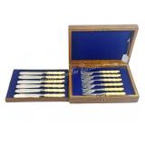 1908 TWELVE PC. STERLING COLLAR FISH SET IN CASE