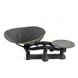 ANTIQUE CROWN 10 LB MERCHANT WEIGH SCALE