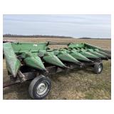 John Deere 8 row corn head -not incl. header wagon