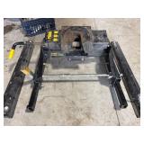 Fifth wheel trailer hitch  with hardware