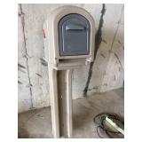Mailbox on stand