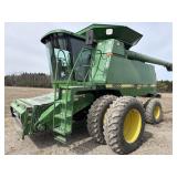 John Deere 9600 Combine