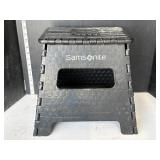 Folding Samsonite step stool
