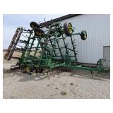 32ï¿½ John Deere cultivator