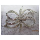 Baguette + Rhinestone Ribbon Pin | 2