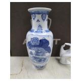 vintage Chinese blue white transferware vase