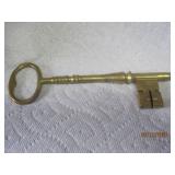 Large 8' Brass Key
