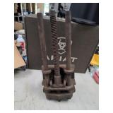 vintage cast iron woodworkers vise mechanism