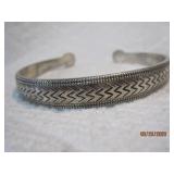 Sterling engraved Zuni Bracelet Cuff | 20gr 8