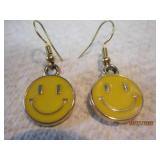 Gold tone Smiley Face earrings | .5